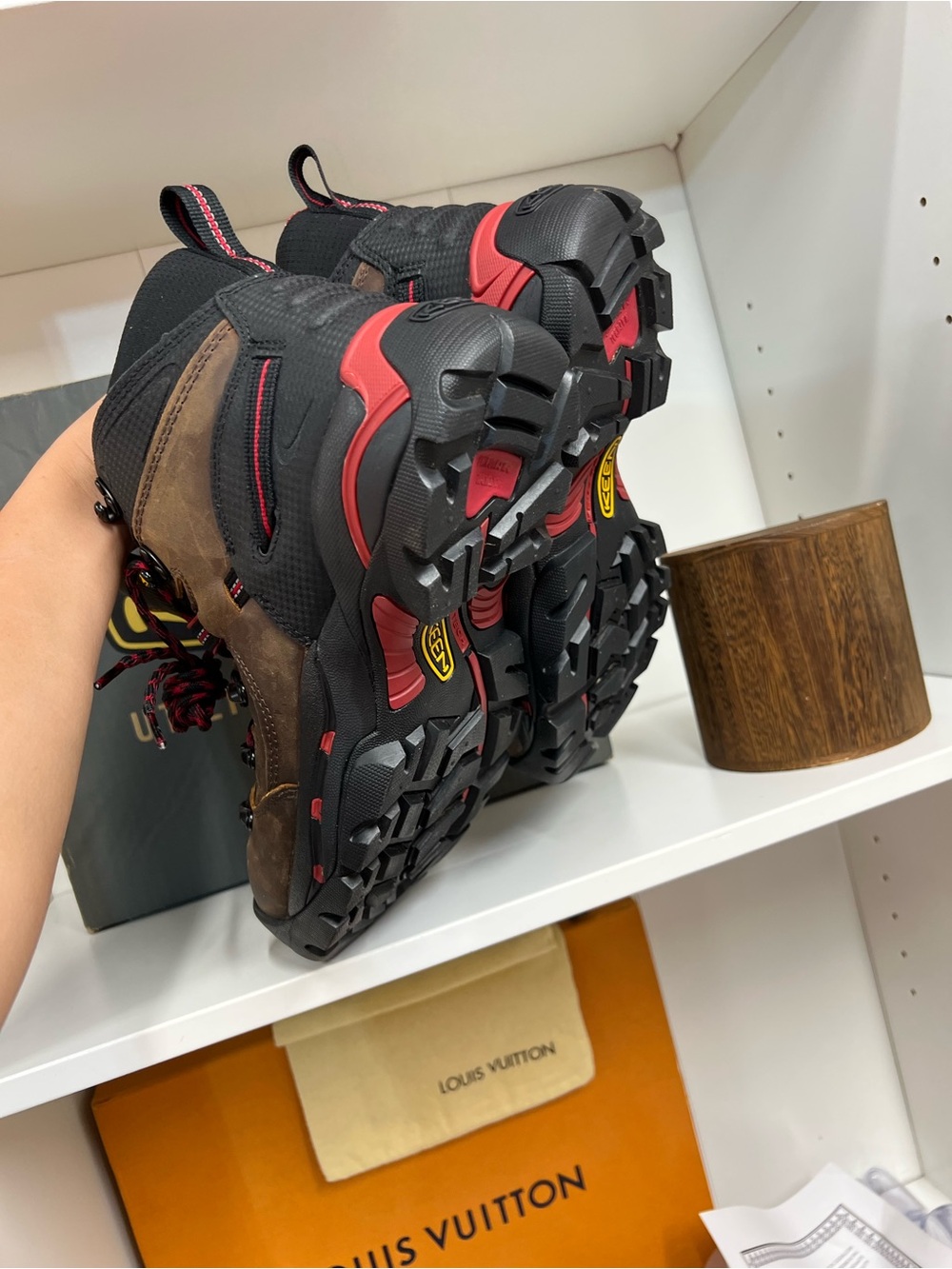 KEEN Brown and Red Men’s Waterproof Work/Hiking Boots size 8.5 - Picture 5 of 14